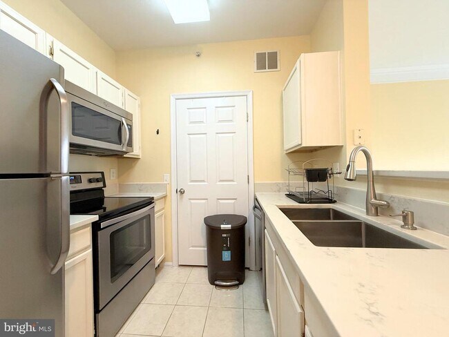 Building Photo - 1580 Spring Gate Dr.