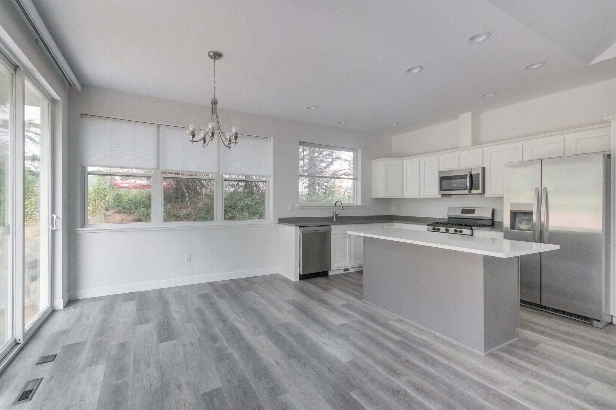 Building Photo - 9505 Excalibur Dr