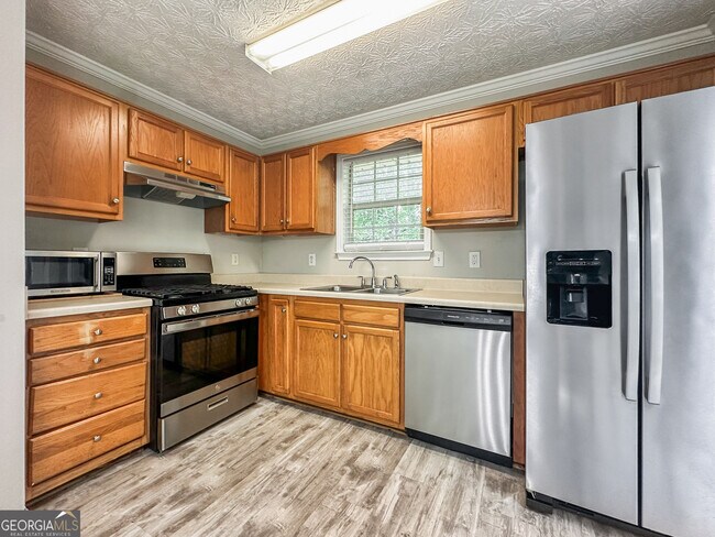 Building Photo - 335 Paradise Dr