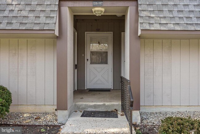 Building Photo - 25 S Church Rd