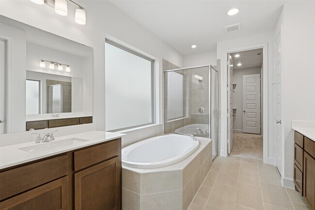 Building Photo - 4443 Noah Grv Ln