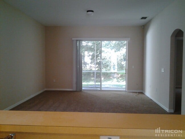 Building Photo - 35045 Meadow Reach Dr
