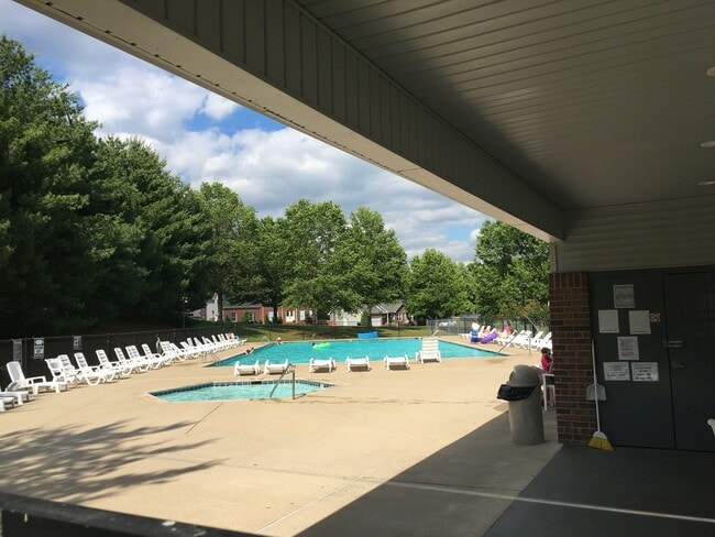 Building Photo - 3 bedroom/2 bath in Falcon Creek Subdivision