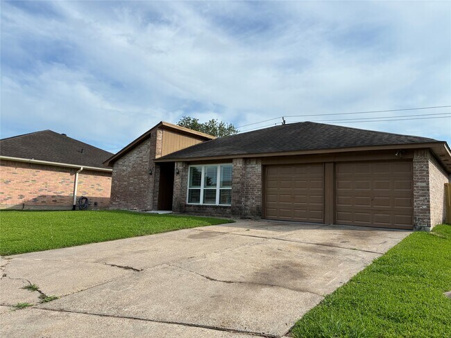 Building Photo - 17034 Coachmaker Dr