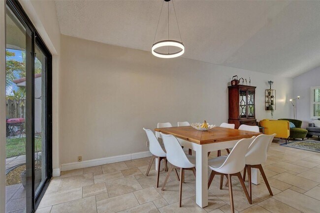 Building Photo - 2865 Egret Way