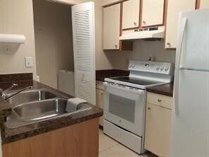 Building Photo - 1227 SW 46th Ave