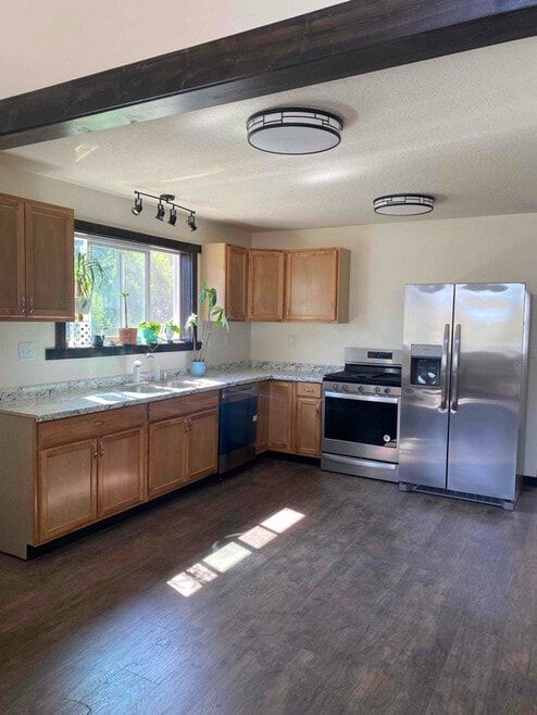 Building Photo - 38 Picnic Gulch Rd