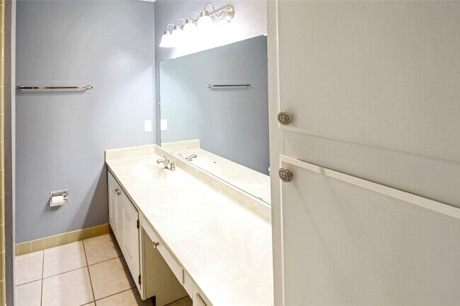 Building Photo - 14466 Misty Meadow Ln