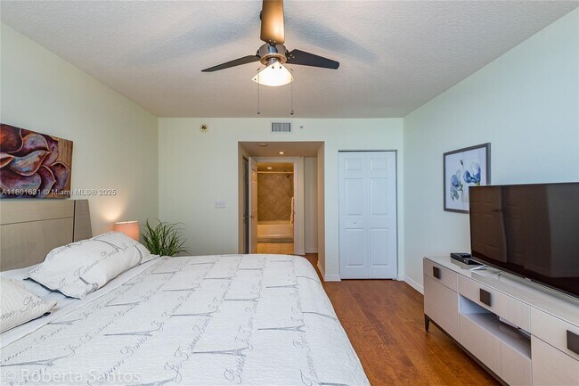 Building Photo - 2080 S Ocean Dr
