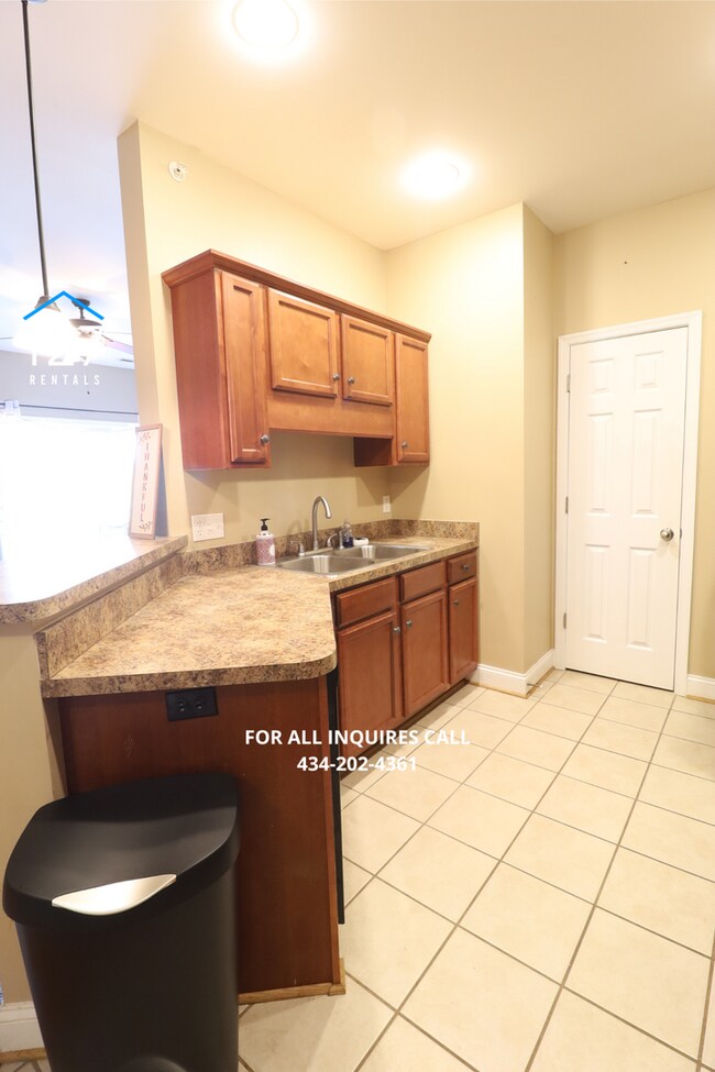 Building Photo - 3-Bedroom, 2-Bath with Pool Access, Private Patio & Walkable Dining!
