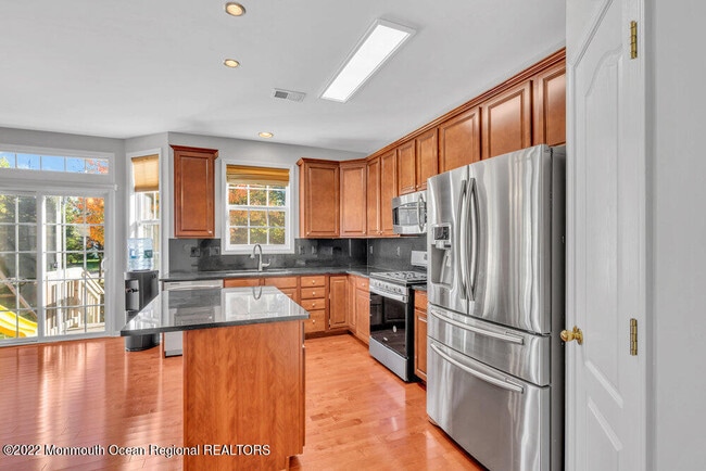 Building Photo - 10 Mulberry Dr