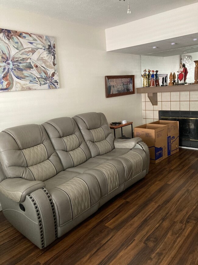 Building Photo - 7618 Colonial Ct