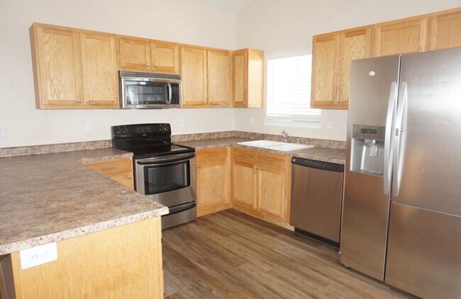Building Photo - 583 Spur Wy