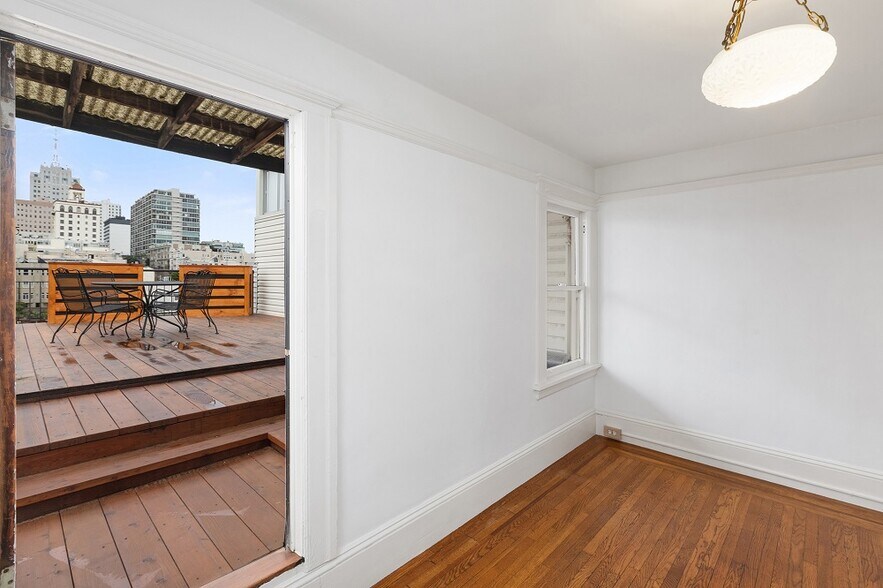 Building Photo - 1075 Broadway