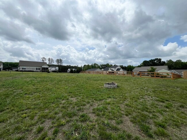 Building Photo - Private 4BR, 2.5BA Home with Modern Finishes, Back Deck and Large Yard, on a Nearly Half Acre Lot