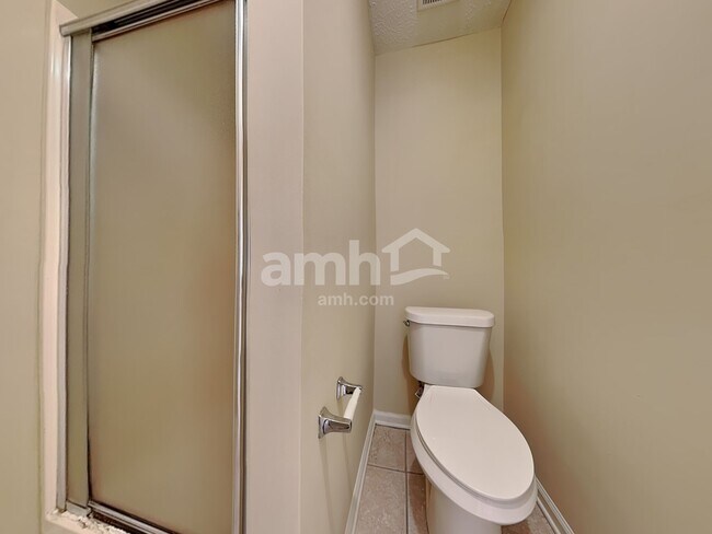 Building Photo - 210 Summer Hill Cir