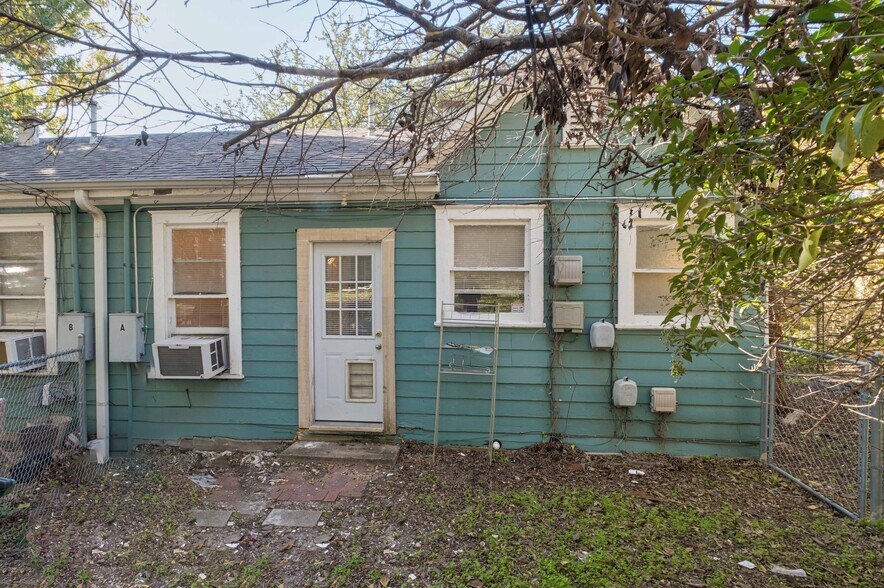 Building Photo - 202 E 31st St