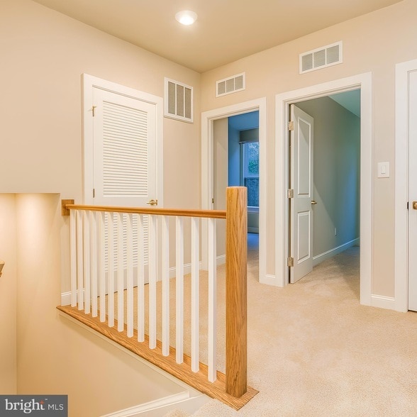 Building Photo - 43771 Metro Ter