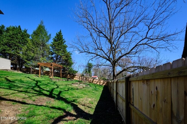 Building Photo - 548 Murray Rd NW