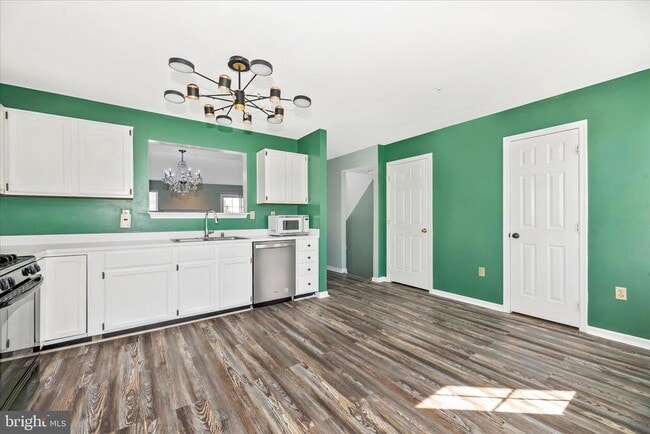 Building Photo - 7130 Oberlin Cir