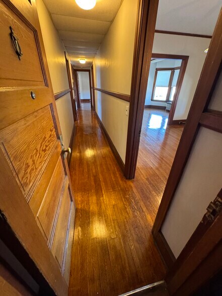 Building Photo - 3 E Chestnut St