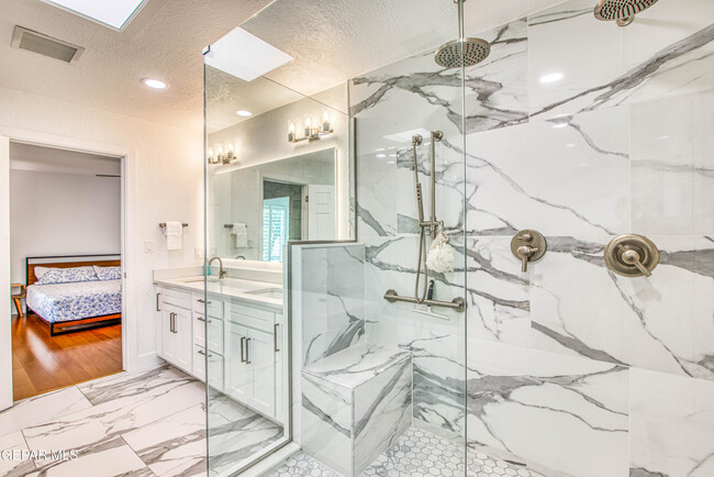 Building Photo - 6205 Brisa Del Mar Dr