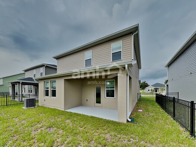 Building Photo - 5962 Pinewood Ests Dr