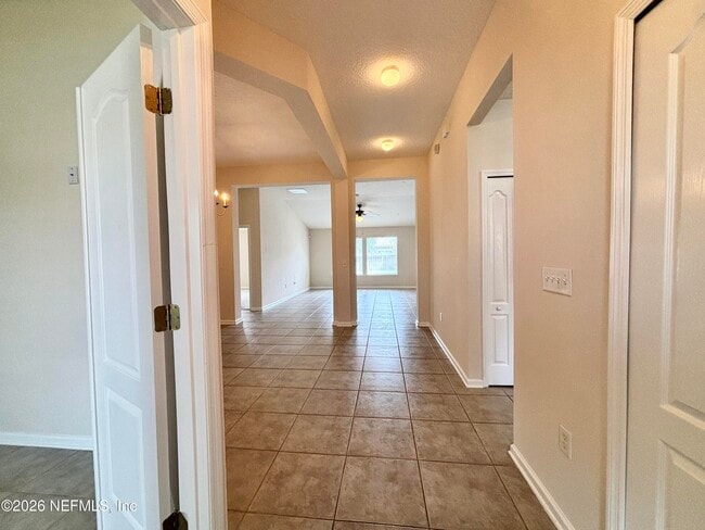 Building Photo - 2515 Crestdale Ct
