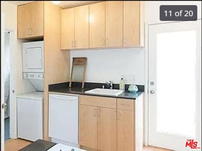 Building Photo - 4230 Burns Ave