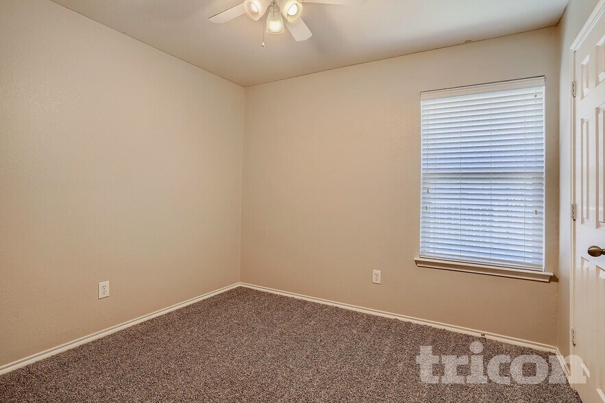 Building Photo - 934 Benjamin Dr