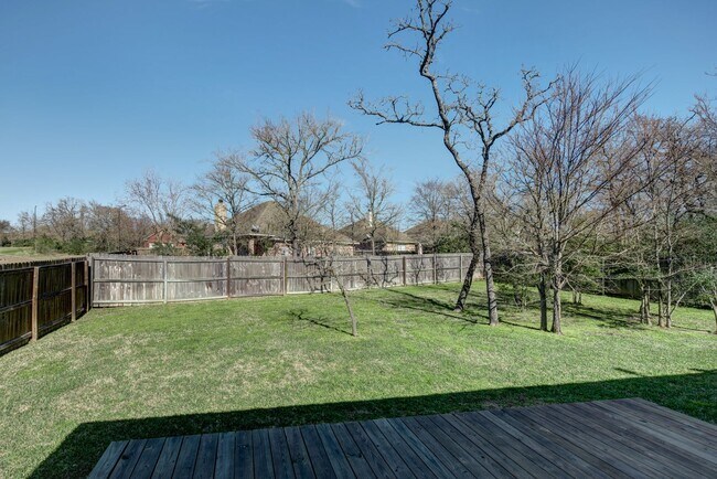 Building Photo - Available August 2026! Beautiful 4 Bed, 2 Bath in a Fantastic Location!