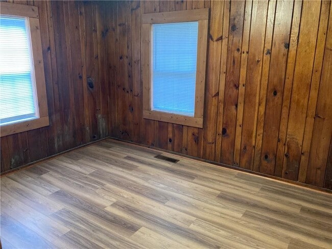 Building Photo - 412 Rabun Rd