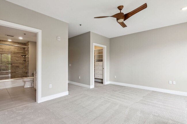 Building Photo - Luxury Condo in Dublin's Coveted Bridge Pa...