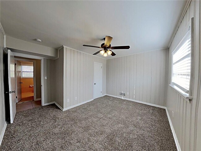 Building Photo - 3148 Thrasher Cir