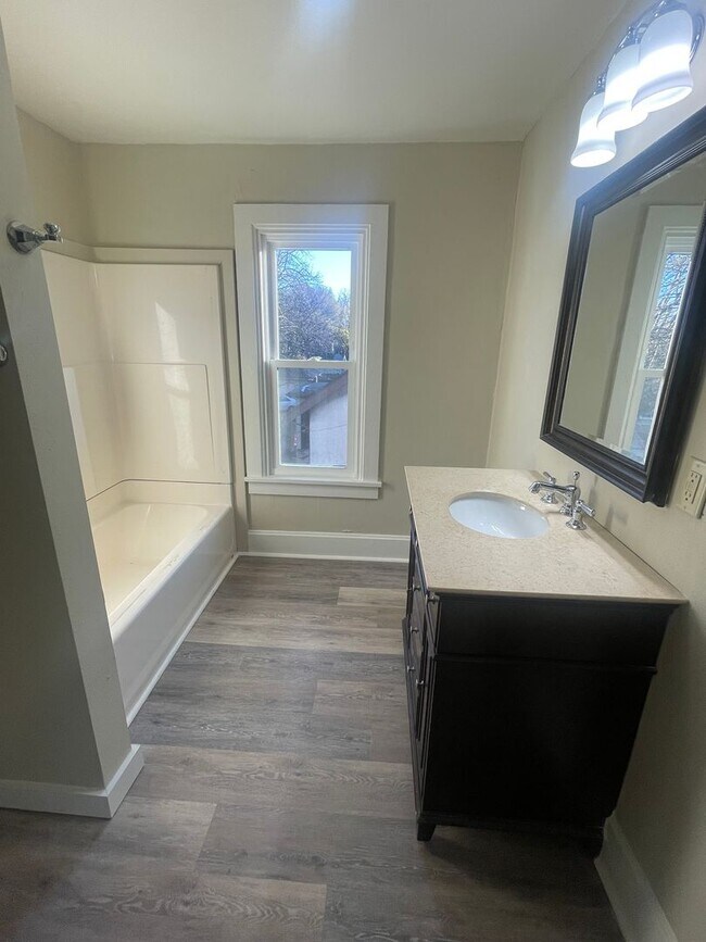 Building Photo - 630 Jackson St