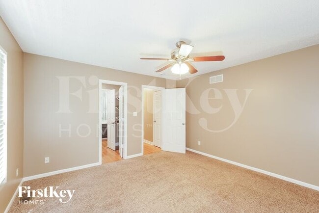 Building Photo - 613 Valley View