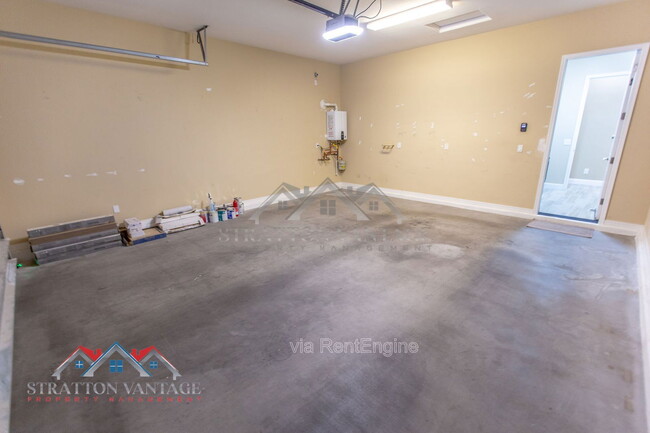 Building Photo - 5908 E Bramble Berry Ln