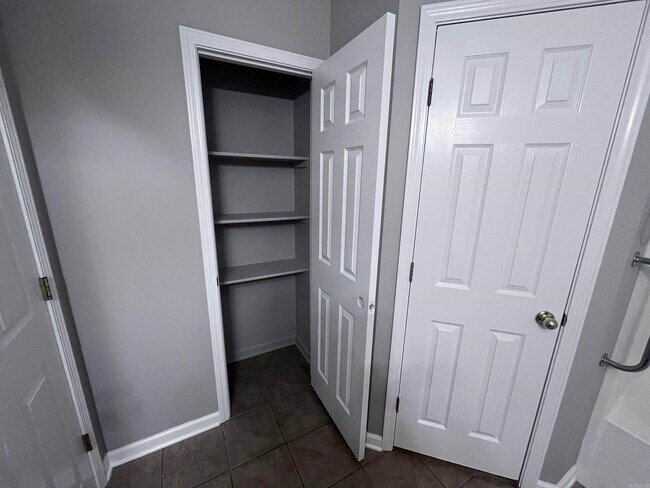 Building Photo - 54 W Plaza Blvd