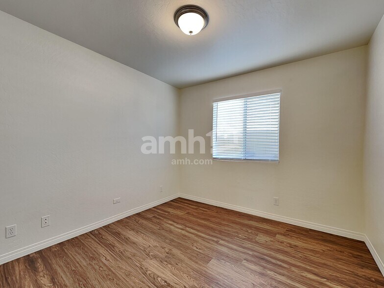 Building Photo - 1177 S Jamaica Way