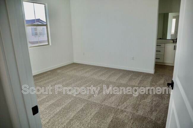 Building Photo - 26898 Rubicon Rd