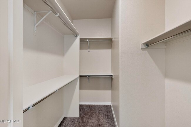 Building Photo - 220 S Manzanita Dr