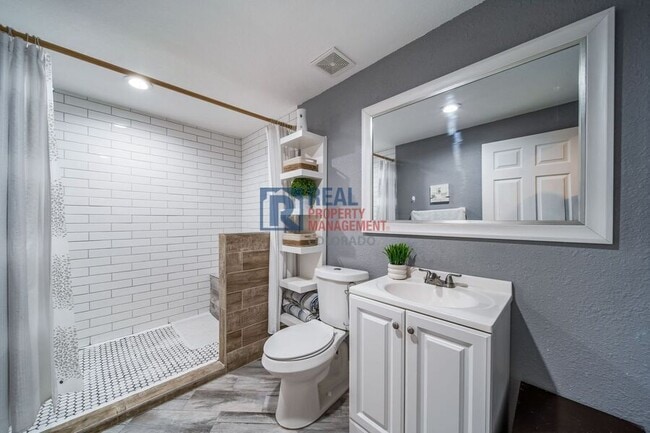 Building Photo - 1033 Traildust Dr