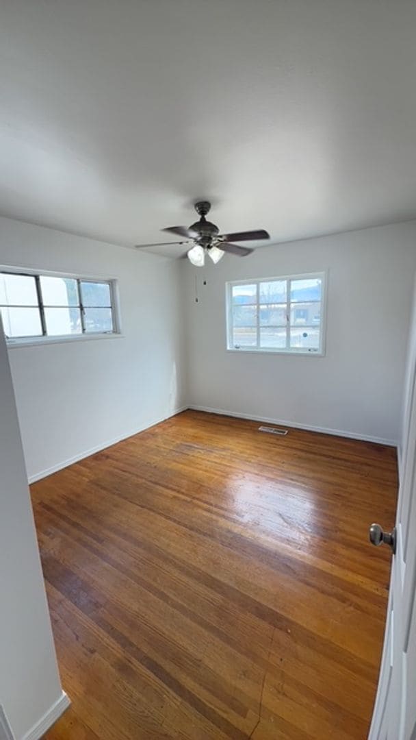 Building Photo - Centrally located in the NE Heights 4 bedroom, 1 3/4 Bath 1900 square feet.