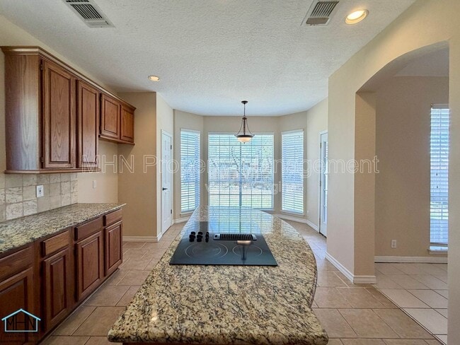 Building Photo - 1307 Adobe Run