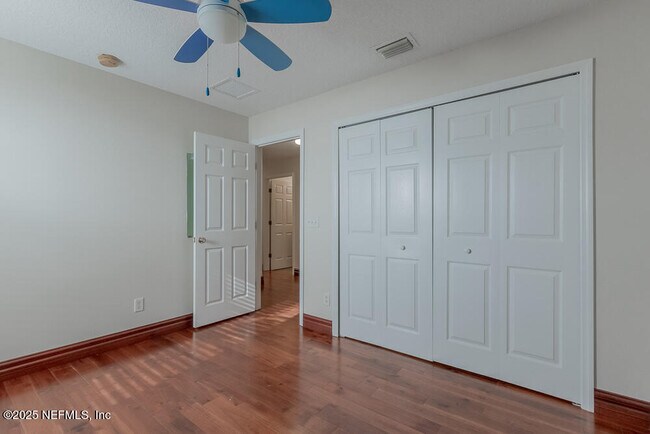 Building Photo - 8985 Redtail Dr
