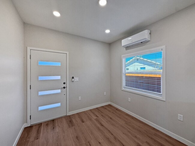 Building Photo - Stylish Newly Built 1BR/1BA ADU – In-Unit ...