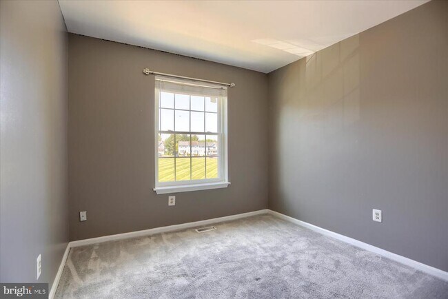 Building Photo - 618 Milford Ct