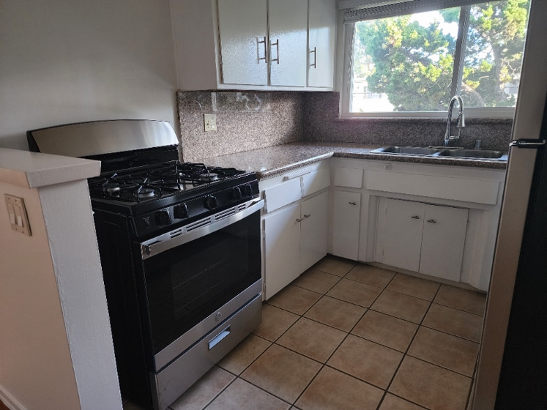 Building Photo - 1025 Idaho Ave