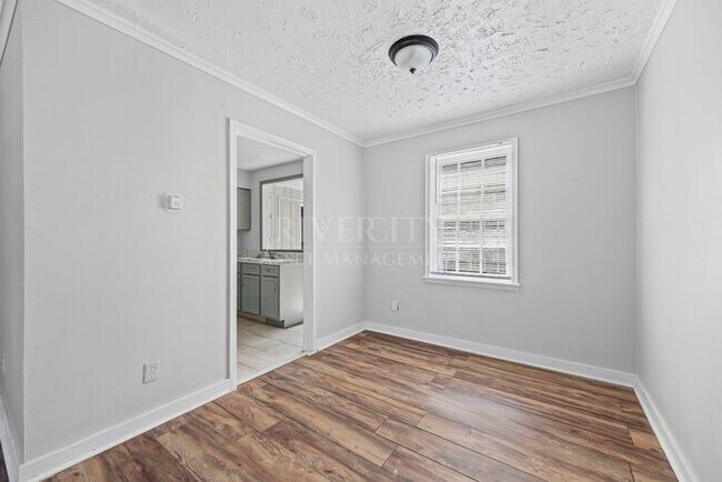 Building Photo - A MUST SEE !!!! FULLY RENOVATED AND SECTION 8 WELCOMED !!!!!