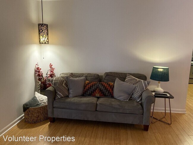 Building Photo - 3 br, 2 bath House - 401 Cleves St.